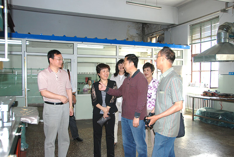 市科技局和香坊區(qū)領導蒞臨我公司參觀指導